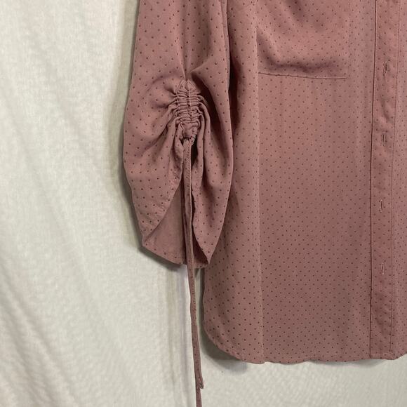 New York & Company Size Extra Large Pink Textured polka Dot Long Sleeved Blouse - Picture 4 of 9